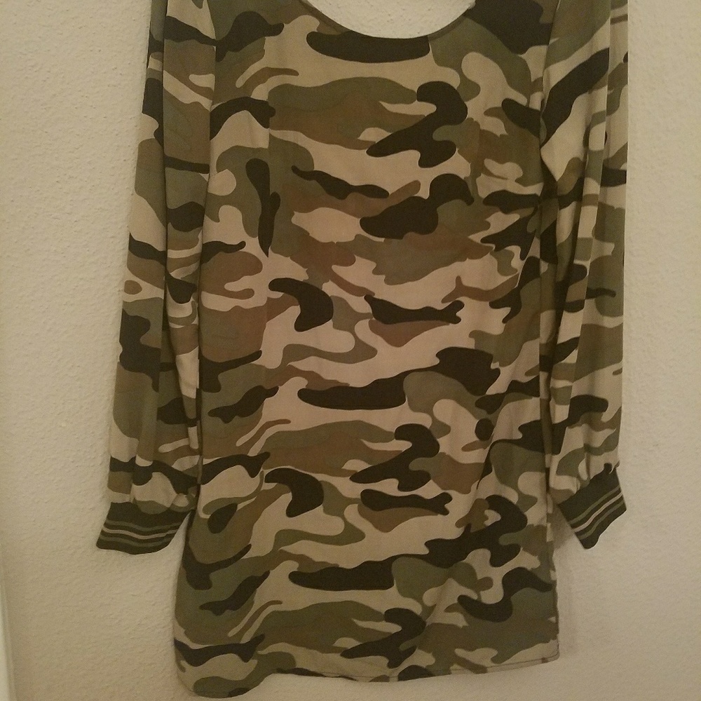 Dress - Picture 4 of 4